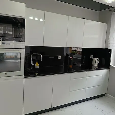 Zakatek Free Parking, Ochrona