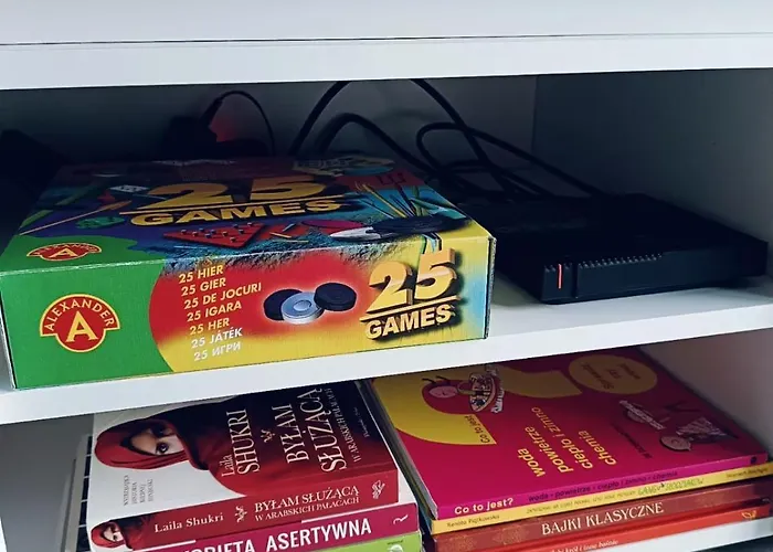 Zakatek Free Parking, Ochrona Apartment